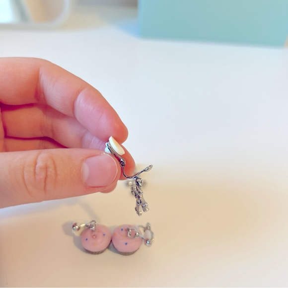 CLAIRE’S Clip on Earrings - Picture 6 of 7